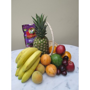 Canasta con frutas